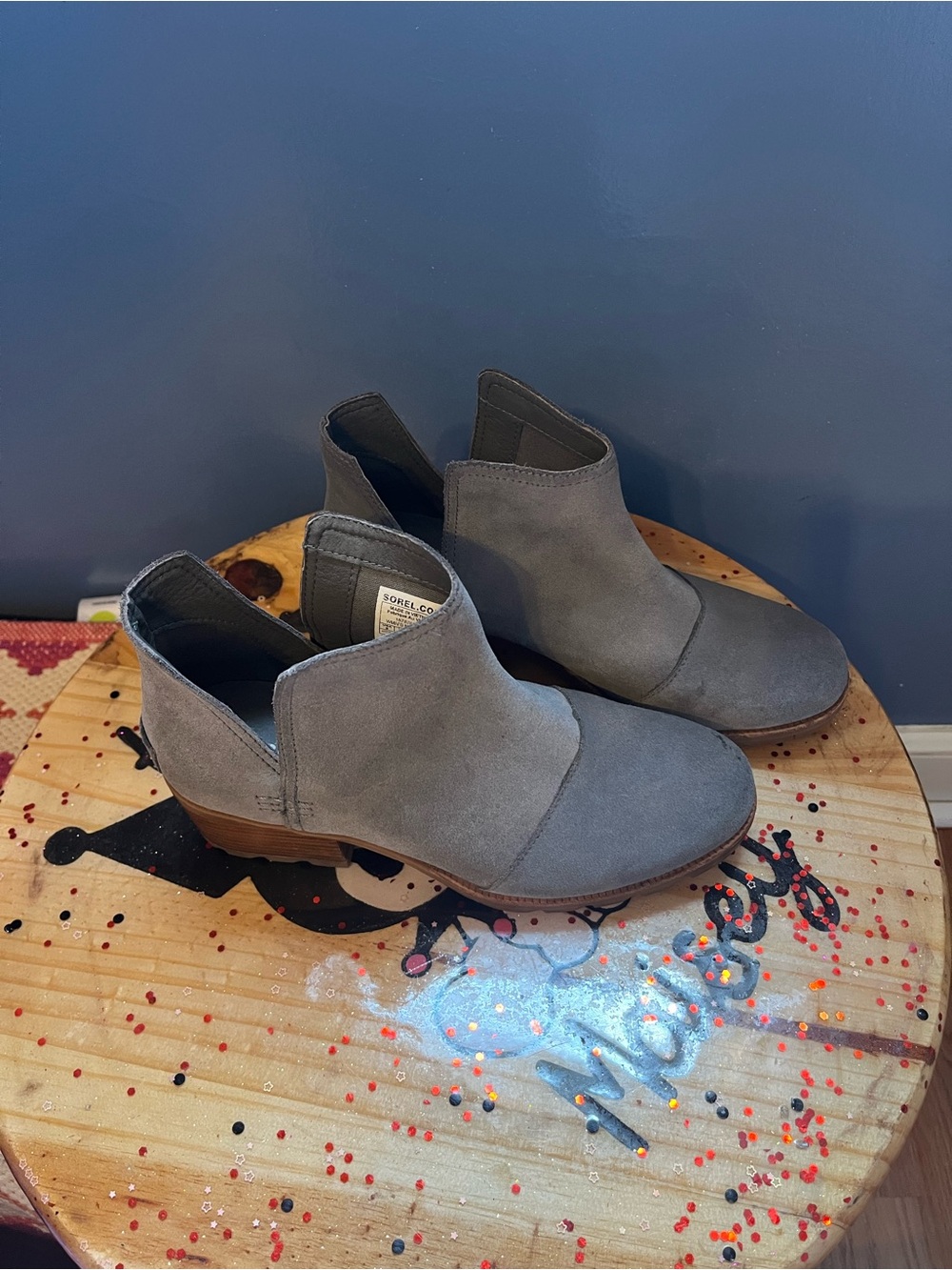 Sz 8 Sorel Grey Suede Ankle Booties with Low Stacked Heel - Picture 2 of 7